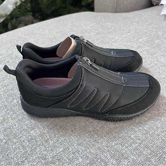 NIB Easy Spirit shoes - Picture 2 of 8